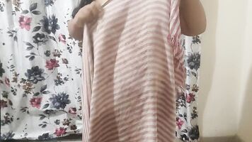BEAUTIFUL NAUGHTY BHABHI IN TOWEL AFTER HER BATH..