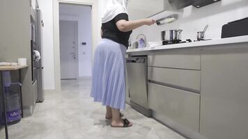 I show stepson my butt and turn him on.